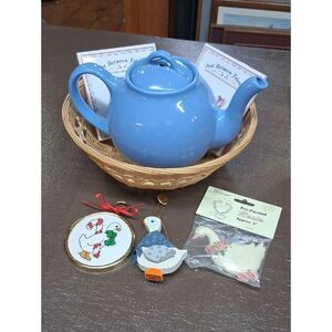 Country Goose  "Just  Between Friends"  Tea gift basket set.